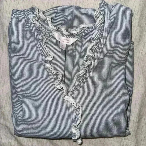 Lauren Conrad Blue and White Ruffle Blouse with 3/4 sleeves size Small - Picture 2 of 5